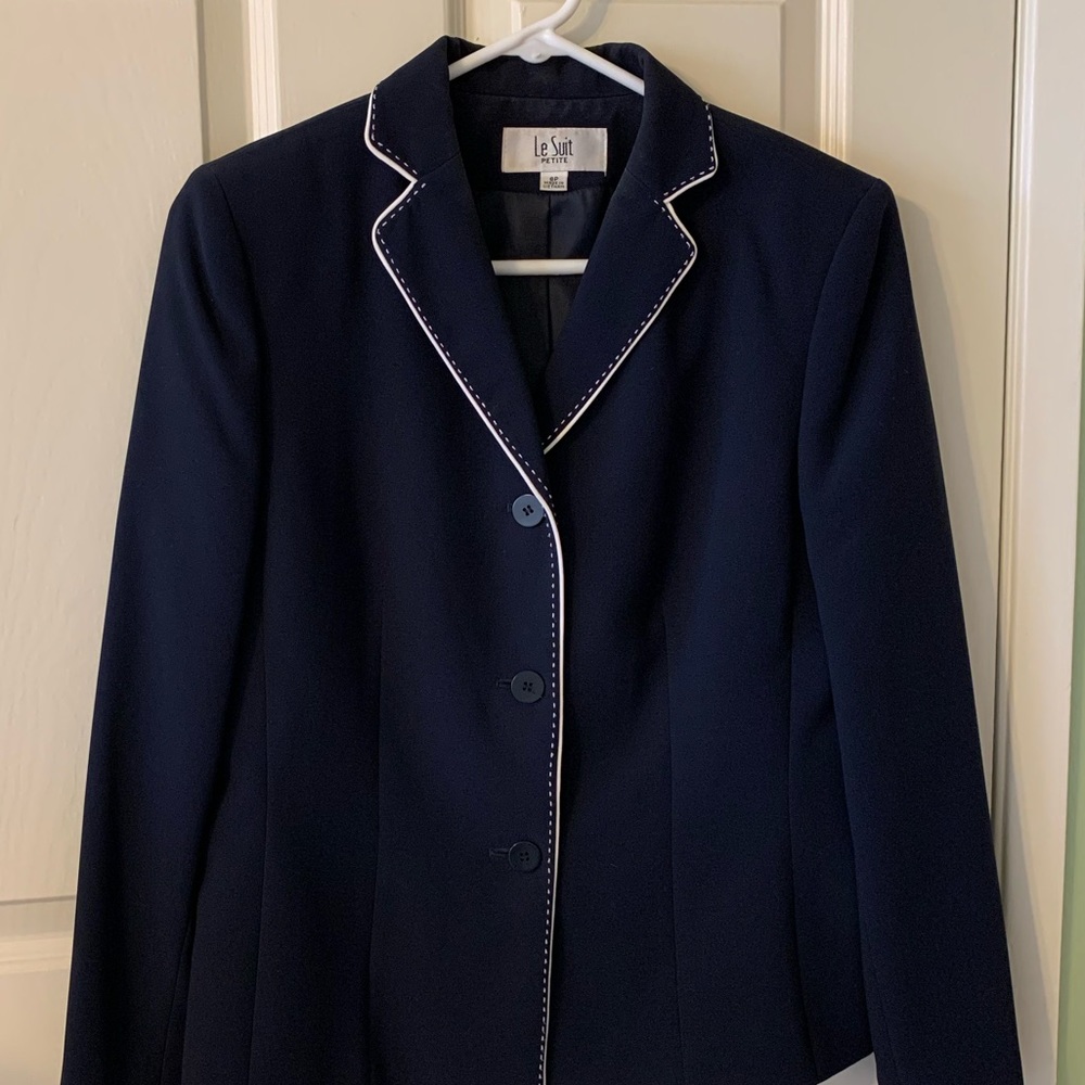 Women’s suit